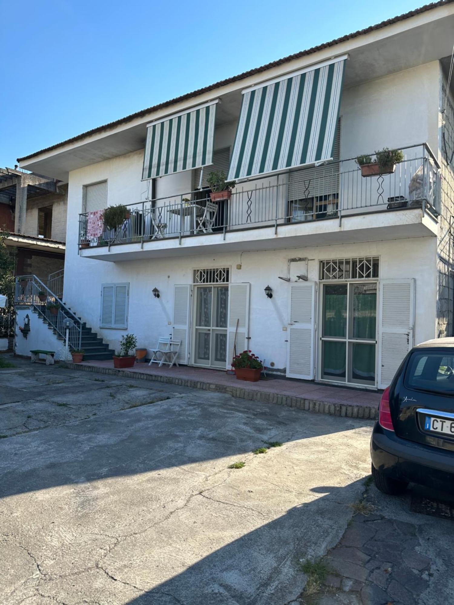 In Famiglia Apartment And Rooms For Pompei, Amalfi, Sorrento And Salerno Sant'Egidio del Monte Albino Екстериор снимка