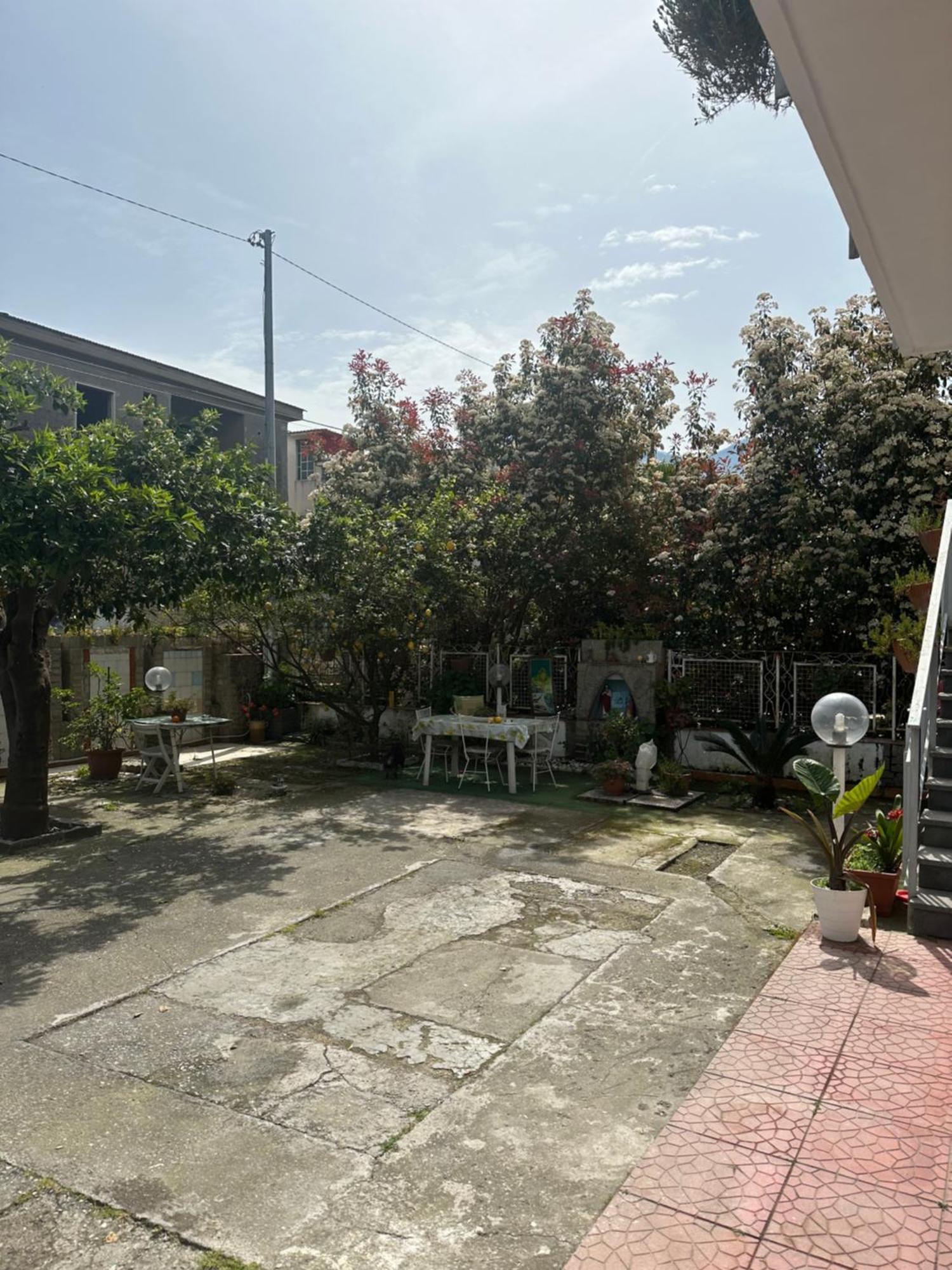 In Famiglia Apartment And Rooms For Pompei, Amalfi, Sorrento And Salerno Sant'Egidio del Monte Albino Екстериор снимка